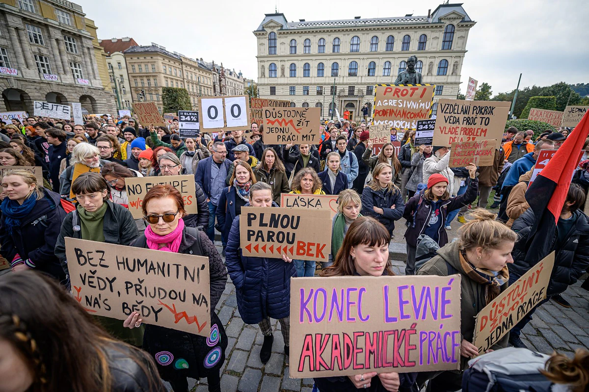 Fotoreport: Humanitní fakulty se rozhodly bojovat za práva pracujících. Tedy za svá práva 1 2023 10 17 vysokoskolska stavka 2400px 1006