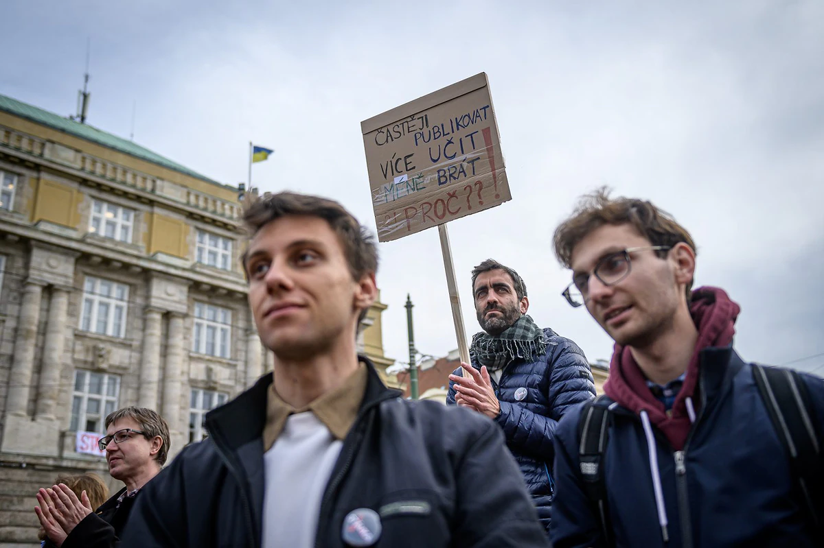 Fotoreport: Humanitní fakulty se rozhodly bojovat za práva pracujících. Tedy za svá práva 7 2023 10 17 vysokoskolska stavka 2400px 1110