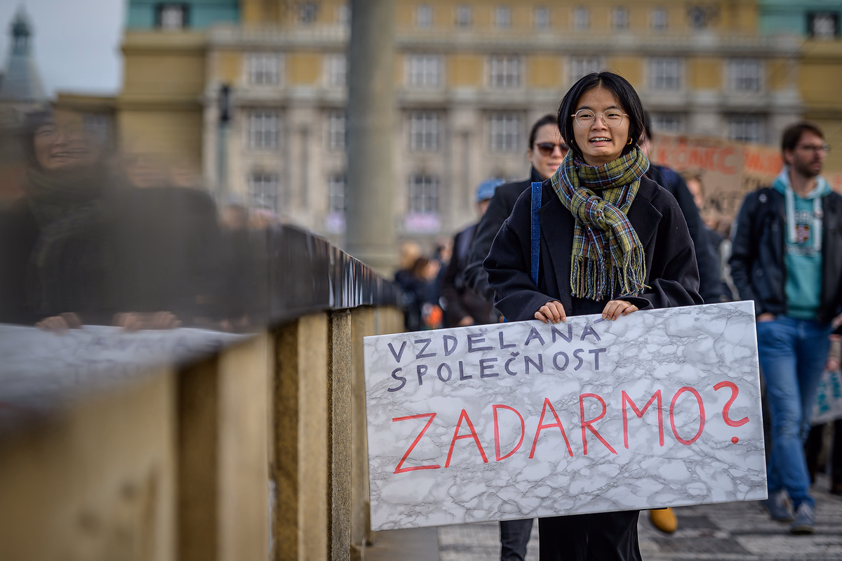 Fotoreport: Humanitní fakulty se rozhodly bojovat za práva pracujících. Tedy za svá práva 14 2023 10 17 vysokoskolska stavka 2400px 1211