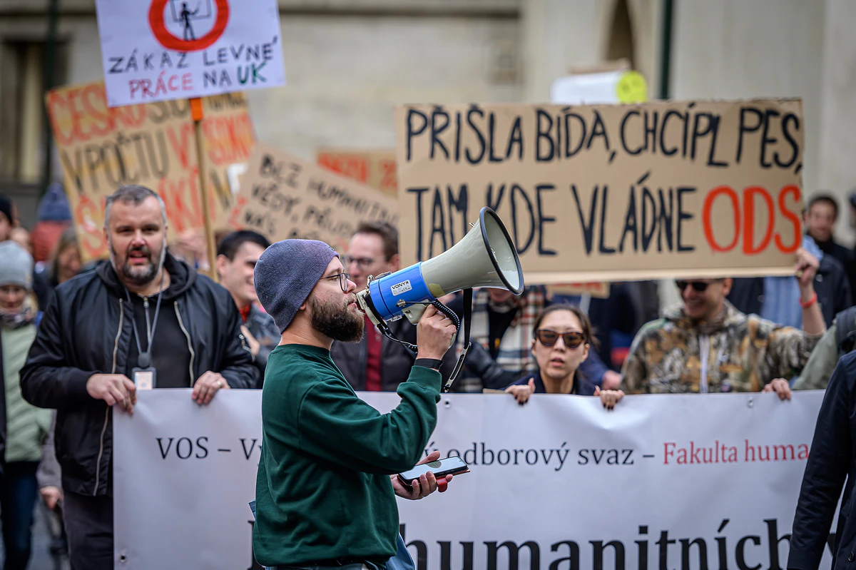 Fotoreport: Humanitní fakulty se rozhodly bojovat za práva pracujících. Tedy za svá práva 17 2023 10 17 vysokoskolska stavka 2400px 1322