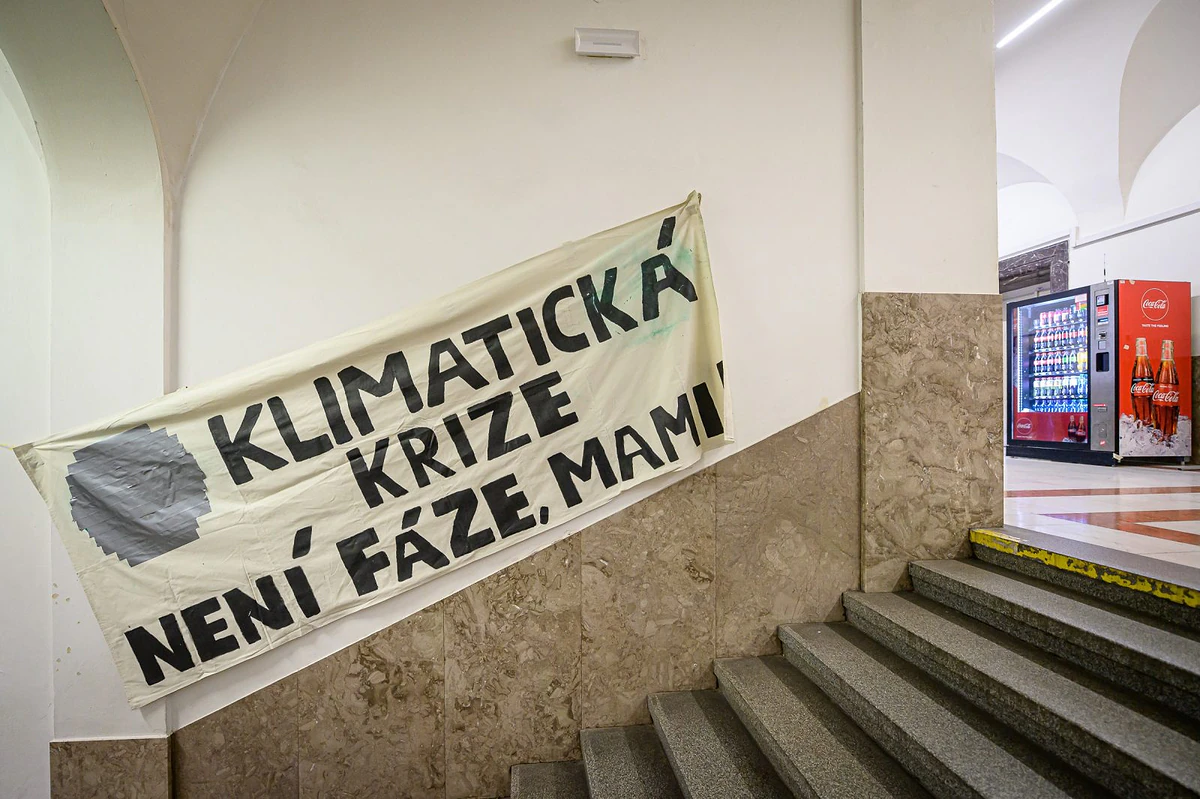 2023 11 16 klimastavka FF UK 2400px 8150