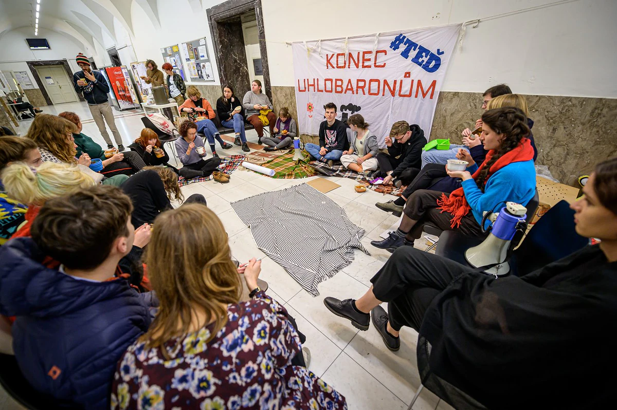 2023 11 16 klimastavka FF UK 2400px 8578 e1700399634877