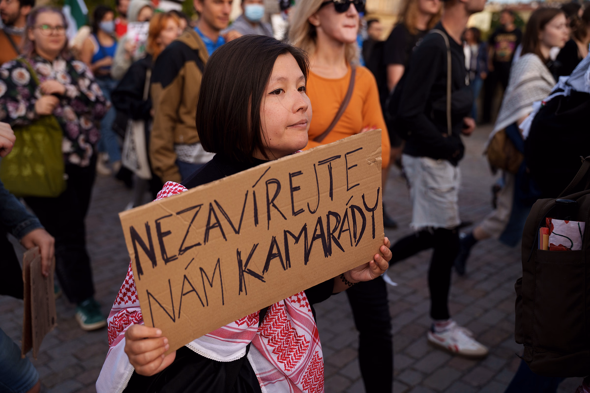 „Terorismus podporuje česká vláda, ne propalestinští aktivisté.“ Prahou prošla demonstrace na podporu Jesuse 6 dsc05152 scaled e1752735771193