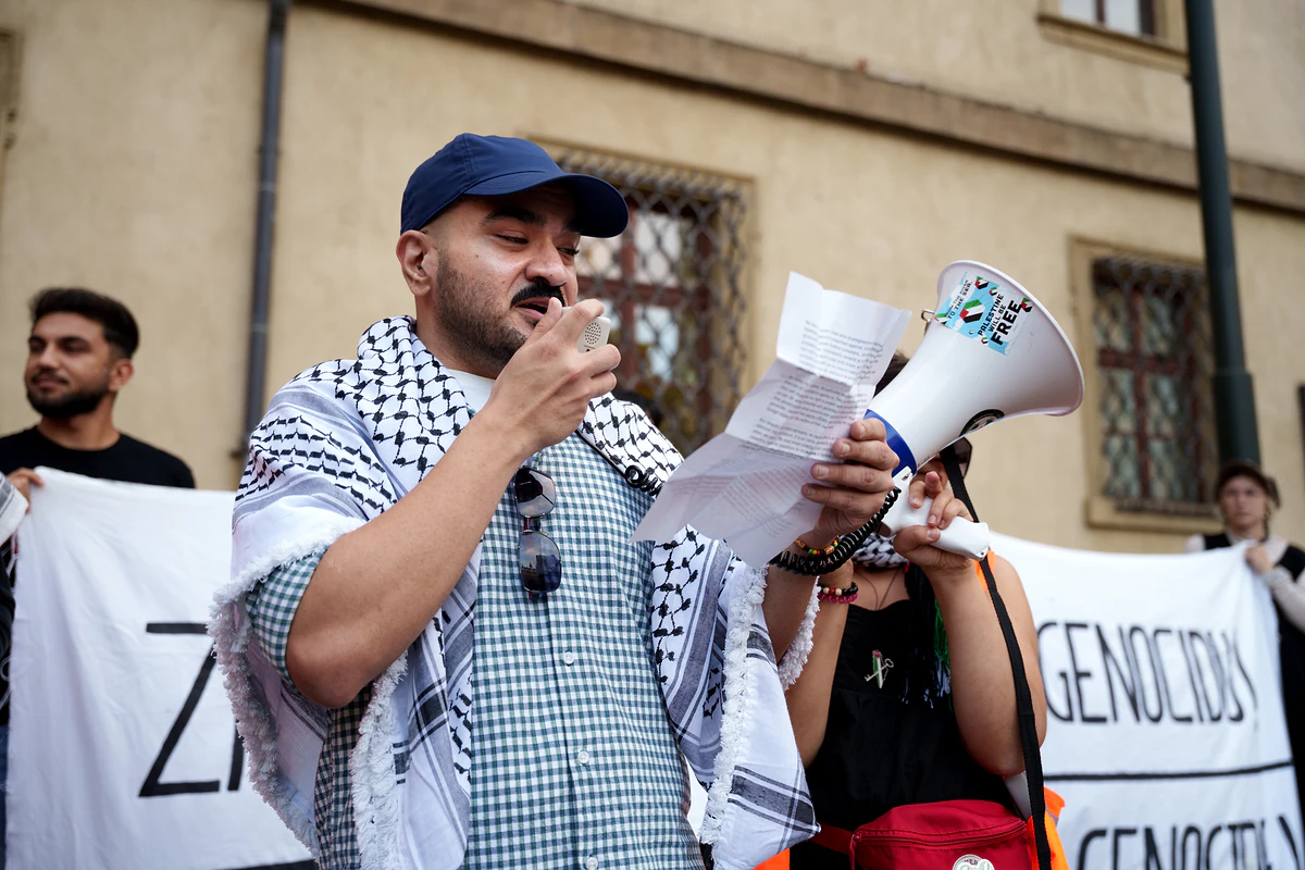 „Terorismus podporuje česká vláda, ne propalestinští aktivisté.“ Prahou prošla demonstrace na podporu Jesuse 9 dsc05421 scaled e1752735850461