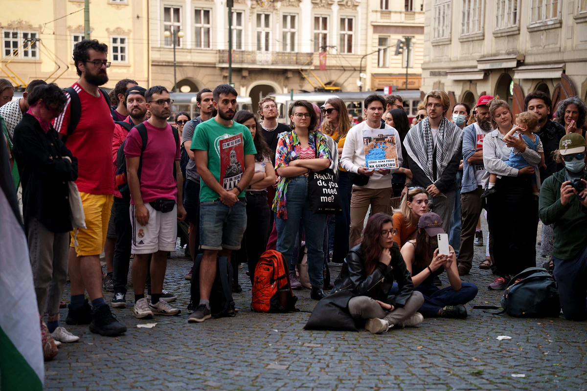 „Terorismus podporuje česká vláda, ne propalestinští aktivisté.“ Prahou prošla demonstrace na podporu Jesuse 11 dsc05431 scaled e1752735898255