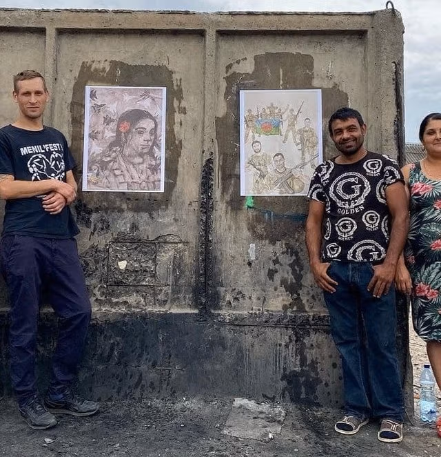 „Bránit svobodu bez dogmat.“ Na záporožské frontě padl ukrajinský umělec a anarchista Davyd Čyčkan 6 Plakat Romove – obranci Ukrajiny v ulicic Uzhoroda 2022 2