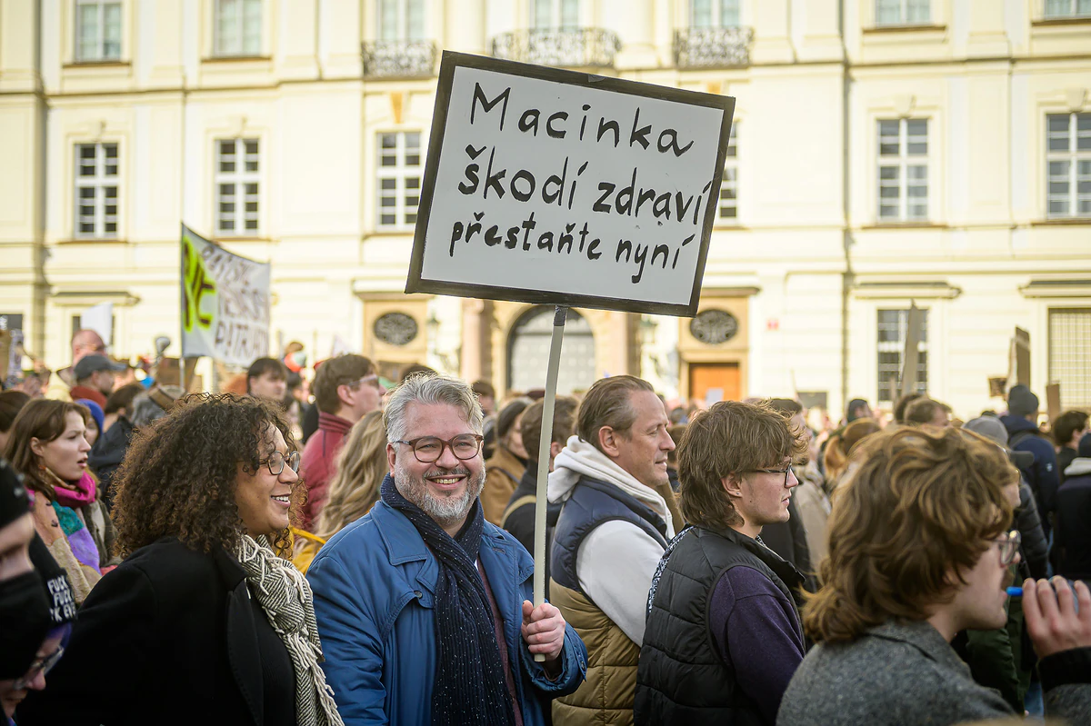 2025 10 19 MZP Macinka Hradcanske nam 2400px ZWL 0975