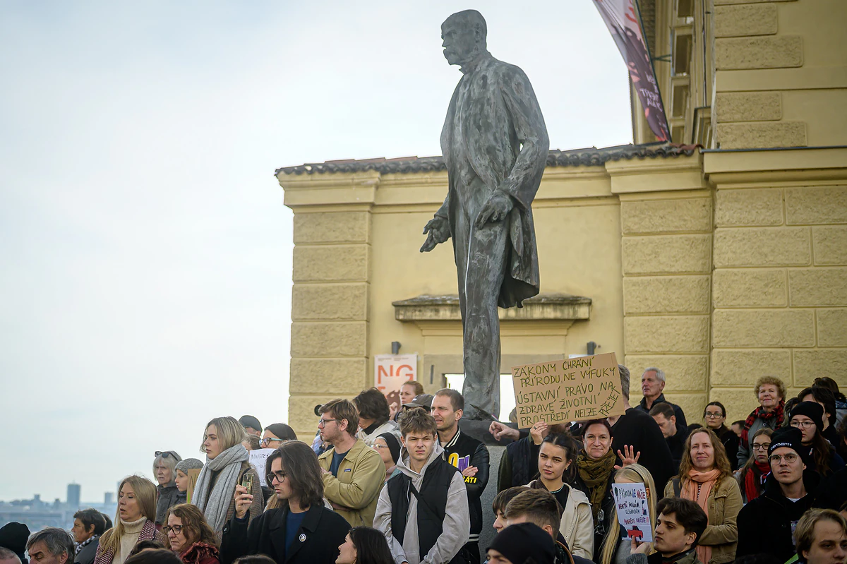 2025 10 19 MZP Macinka Hradcanske nam 2400px ZWL 0992