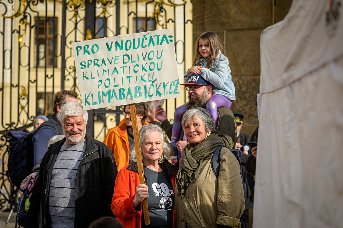 2025 10 19 MZP Macinka Hradcanske nam 2400px ZWL 1255