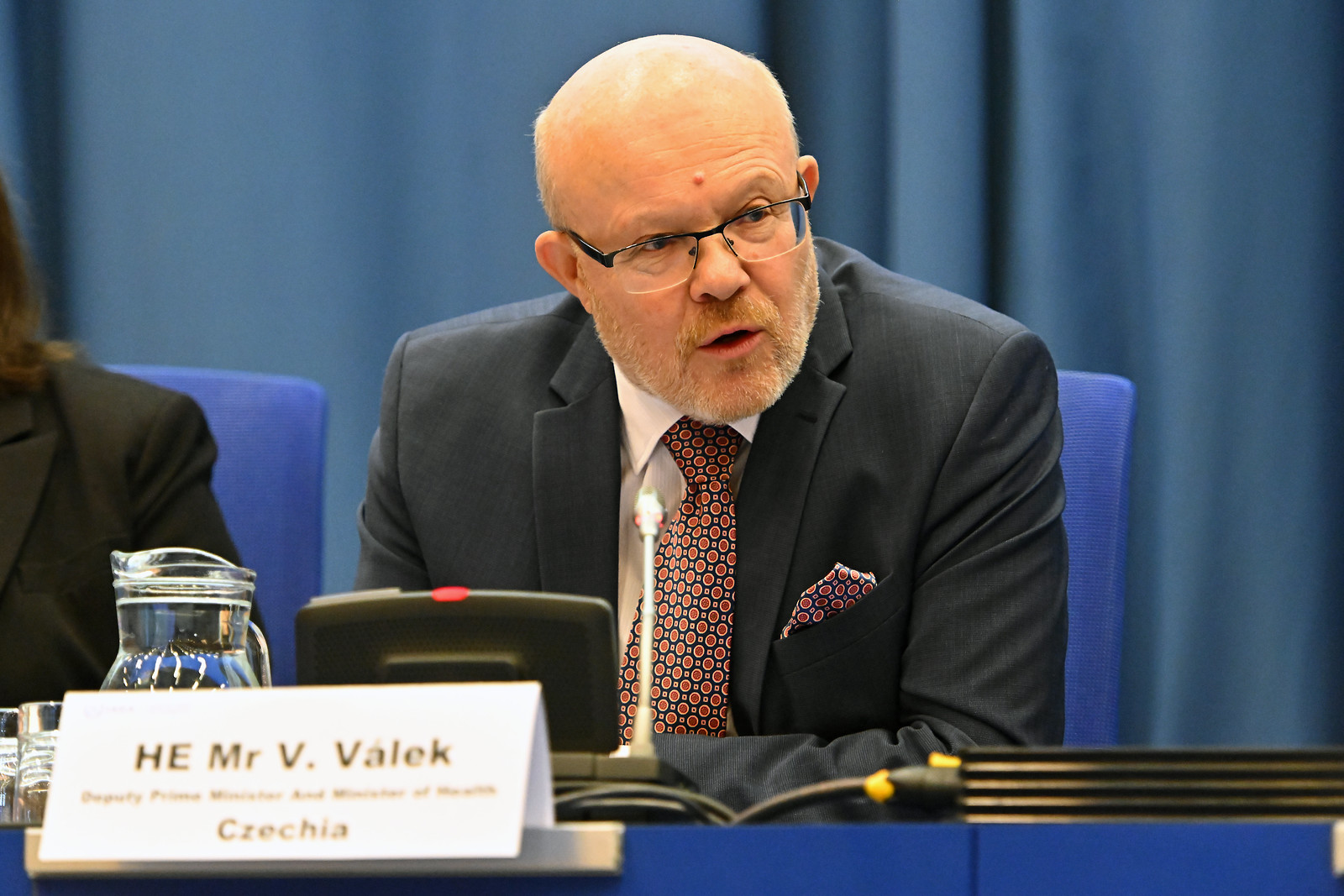 Jon Valek Válek uprostřed chřipkové epidemie radí: běžte lovit Pokémony! Deník Alarm